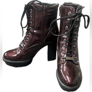 GUESS Manners Platform Combat Boots Cranberry Shine Size 8 Zipper Lace-up Vegan